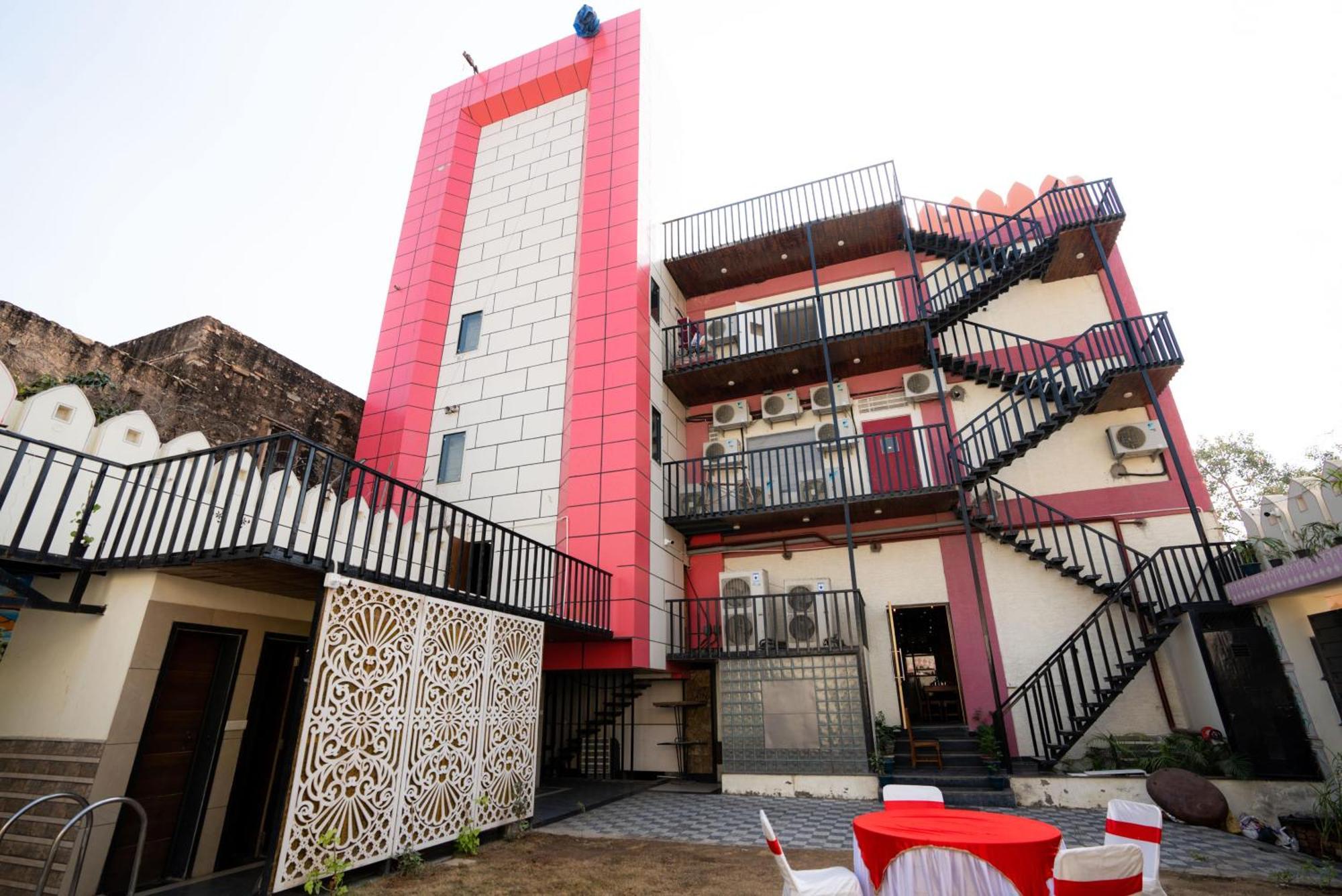 Hotel RR 62 Jaipur Buitenkant foto