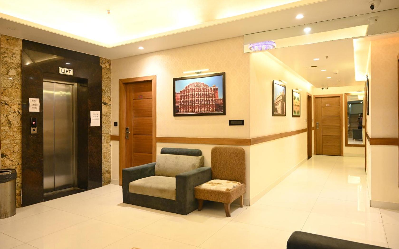 Hotel RR 62 Jaipur Buitenkant foto