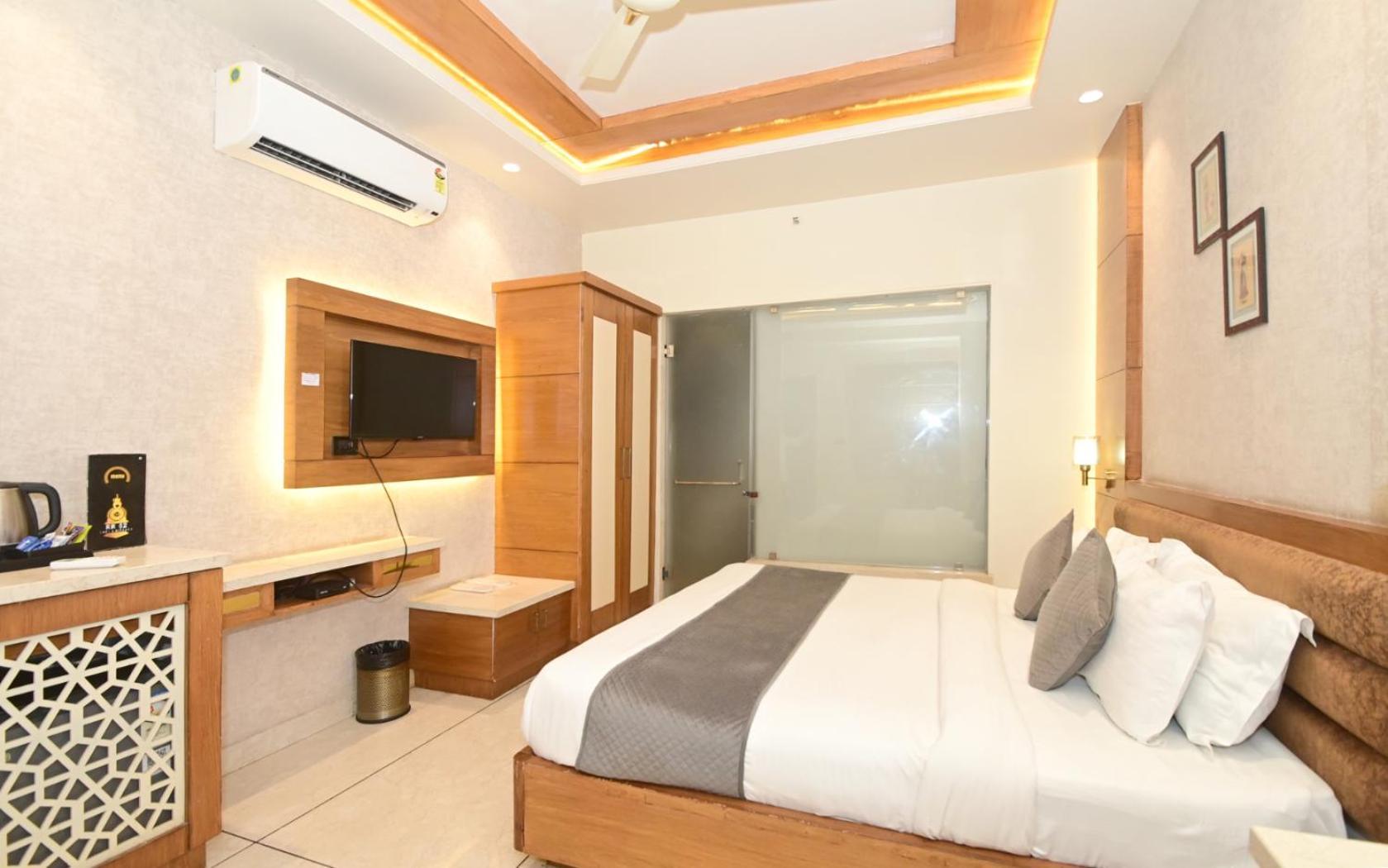 Hotel RR 62 Jaipur Buitenkant foto