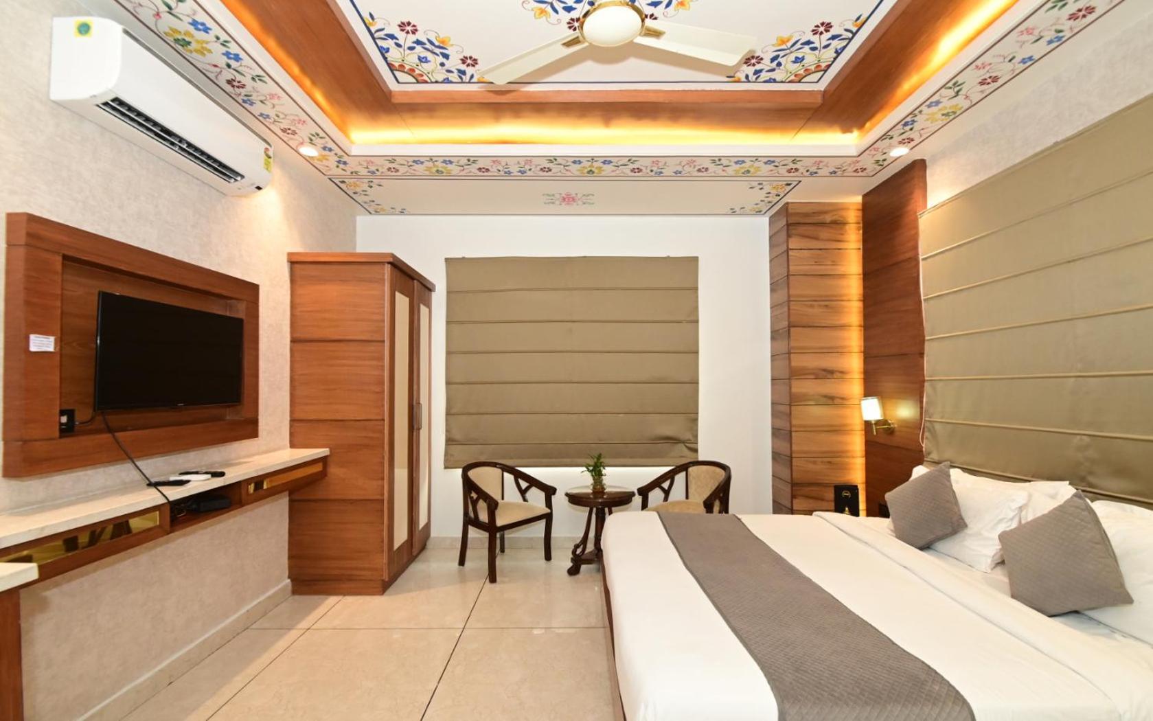 Hotel RR 62 Jaipur Buitenkant foto