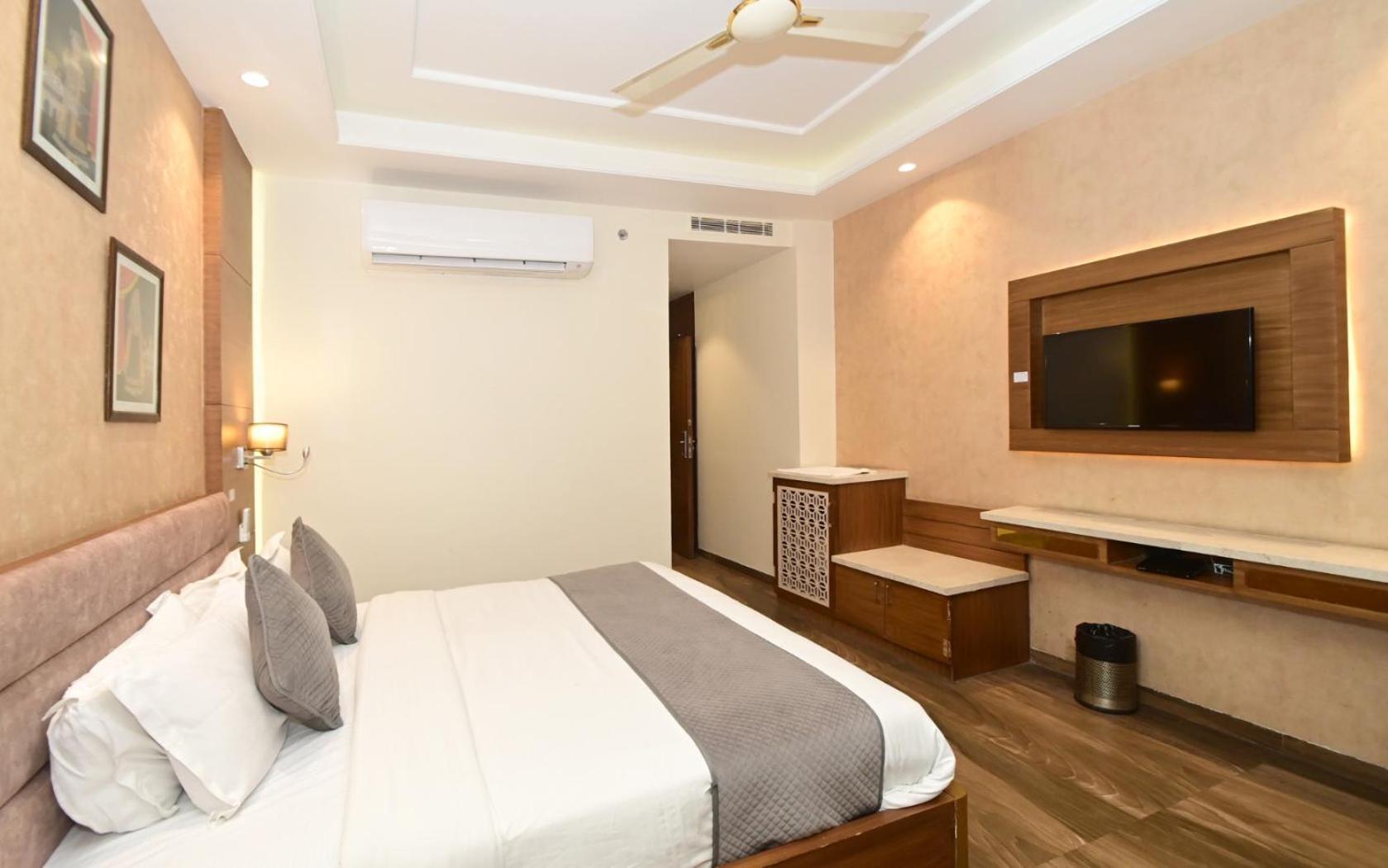 Hotel RR 62 Jaipur Buitenkant foto