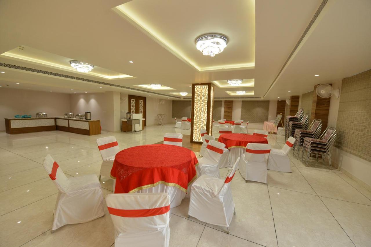 Hotel RR 62 Jaipur Buitenkant foto