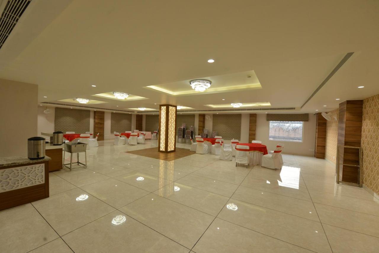 Hotel RR 62 Jaipur Buitenkant foto