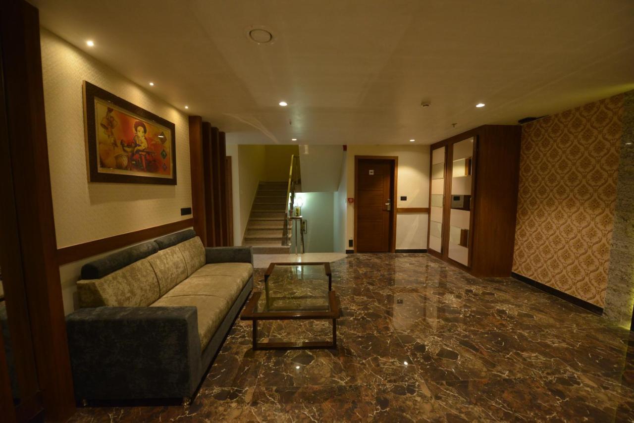 Hotel RR 62 Jaipur Buitenkant foto